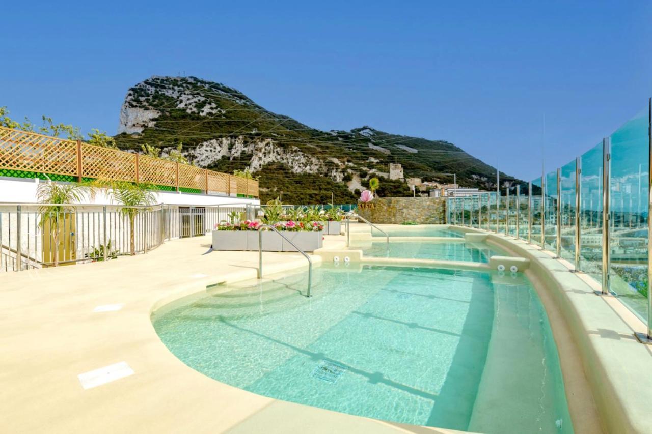 Seaside Serenity Oasis - High Floor - Stunning Views Gibraltar Bagian luar foto