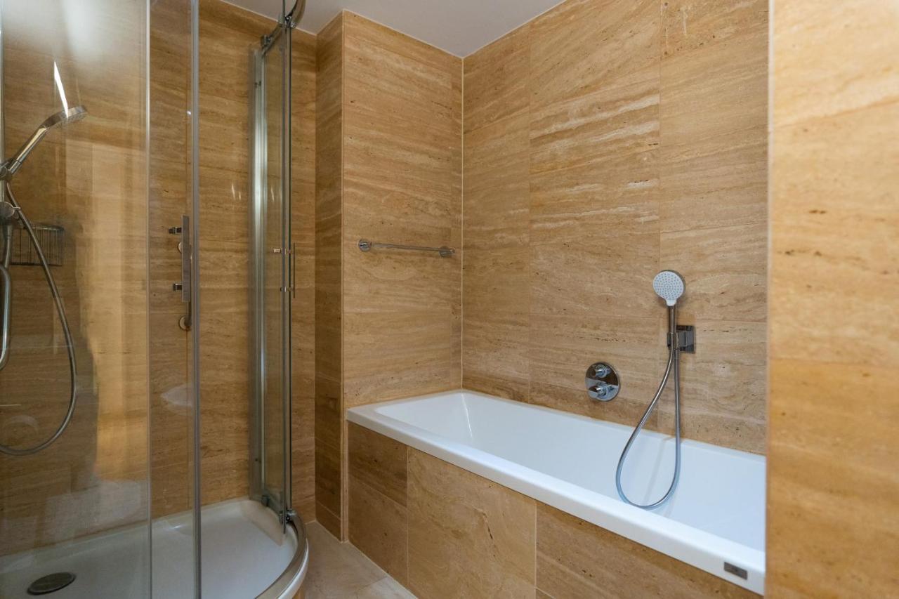 Seaside Serenity Oasis - High Floor - Stunning Views Gibraltar Bagian luar foto